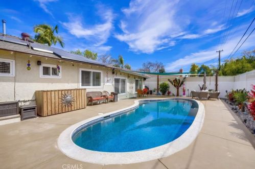 305 Kenmore St, Anaheim CA  92804-2114 exterior