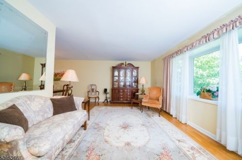 21 Florence Ave, Parsippany, NJ 07834-1846