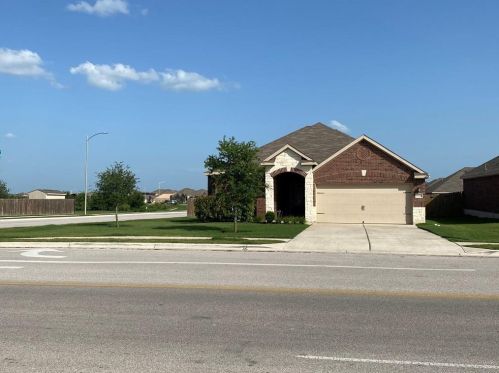 19717 Per Lange Pass, Webberville TX  78653 exterior