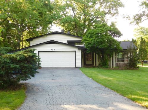 908 Rosewood Ct, Carpentersville, IL 60110-1957