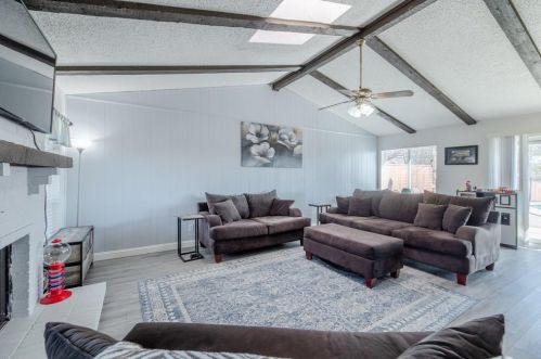 2212 Colonial Pl, Carrollton TX 75007-5503 exterior