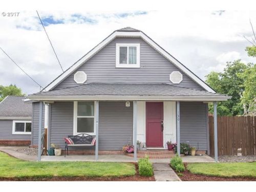 130 1st St, Carlton OR  97111 exterior
