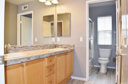 12722 Royal Palm Ln, Riverside CA  92503-7077 exterior