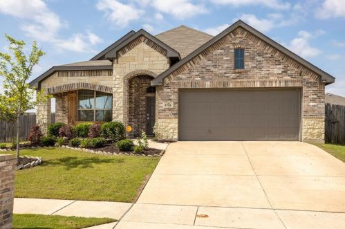 1712 Chivalry Ln, Fort Worth TX  76140-5780 exterior