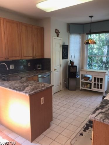 122 Arrowgate Dr, Dover NJ  07869-1243 exterior