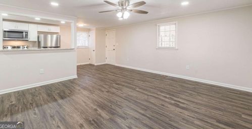 5820 Miles Rd, Atlanta GA  30349-1276 exterior