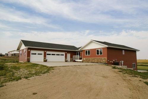 2408 56th St, Minot, ND 58703-8721