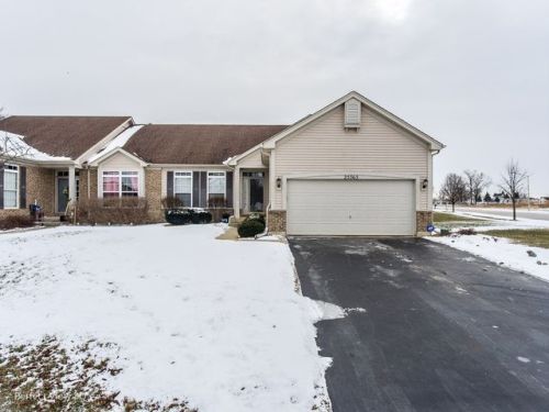 25363 Forest Edge Dr, Minooka, IL 60410-5586