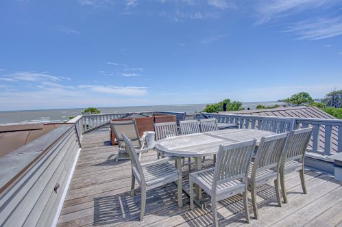 367 Pelican Flight Dr, Isle Of Palms SC  29451-9411 exterior