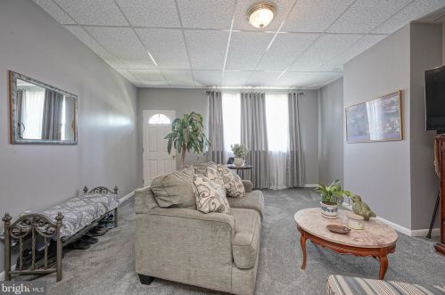 701 Cumberland St, Gloucester, NJ 08030-1536