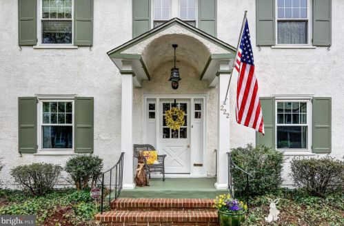 222 Windsor Ave, Tavistock, NJ 08033-1421