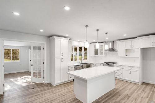 195 Mckinley Cir, Vacaville, CA 95687-3301