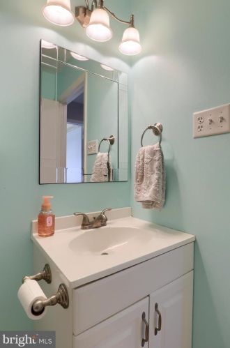 72 Lexton Dr, York PA 17404-9438 exterior