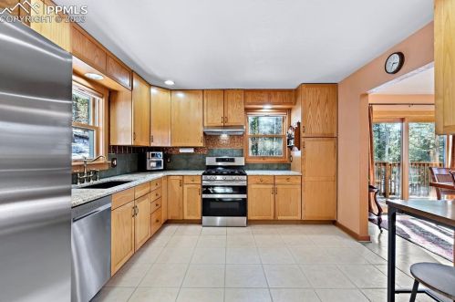 84 Pne Ln, Woodland Park CO 80863-9535 exterior