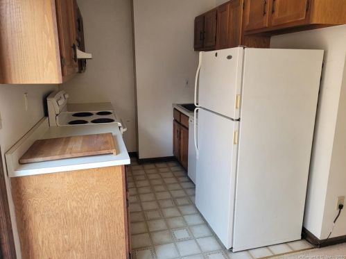 11 Wopowog Trl, Huntington, CT 06484-5451