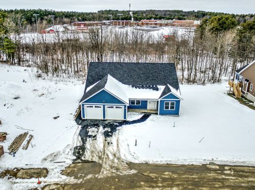 92 Fieldstone Dr, Augusta, ME 04330-8254