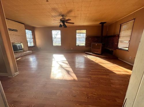 2046 Fm 121, Whitewright TX 75491-7130 exterior