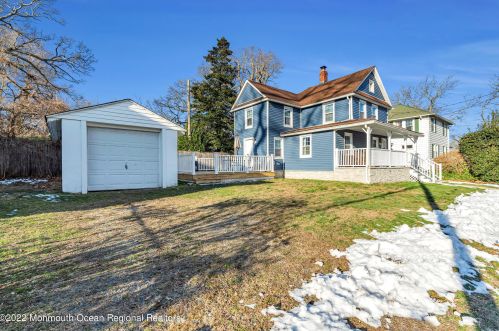 826 Prospect Ave, Tinton Falls NJ  07712-5709 exterior