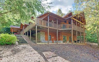 154 Deer Valley Rd, Suches, GA 30572-1811