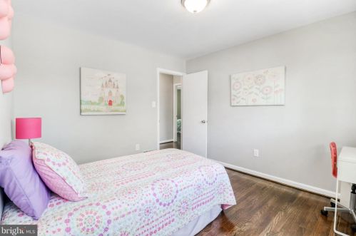 5502 Kings Park Dr, Springfield VA  22151-1106 exterior