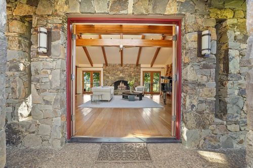 10932 Eastside Rd, Healdsburg, CA 95448-9488