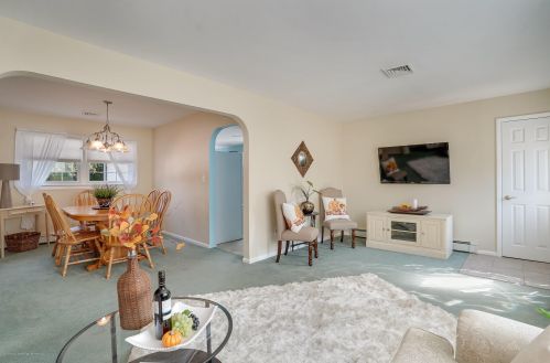 893 Lincoln St, Tinton Falls NJ 07701-5752 exterior