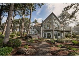 7407 Coast Hwy, Newport, OR 97366-9603