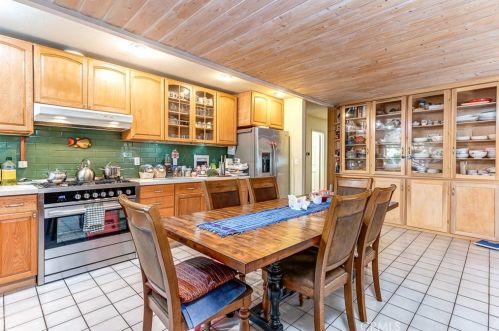 4890 Crest Ave, Riverside CA  92503-2942 exterior