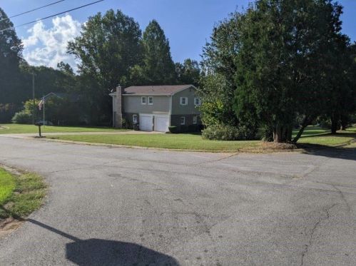 60 Timber Ridge Trl, Carrollton, GA 30117-5569