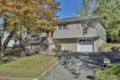 21 Siek Rd, Kinnelon, NJ 07405-2006