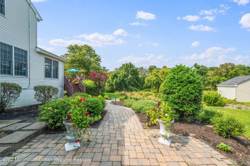 7 Bermet Ct, Tinton Falls NJ 07724-4026 exterior