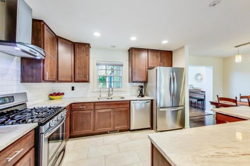 1250 Oxford Rd, Bannockburn IL  60015-2357 exterior