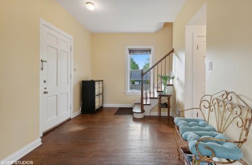 598 Birch St, Northfield, IL 60093-2226