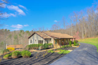 1840 Floyd Hwy, Floyd VA  24091-3087 exterior