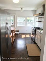 4832 7th Ave, Portland OR  97211-3940 exterior