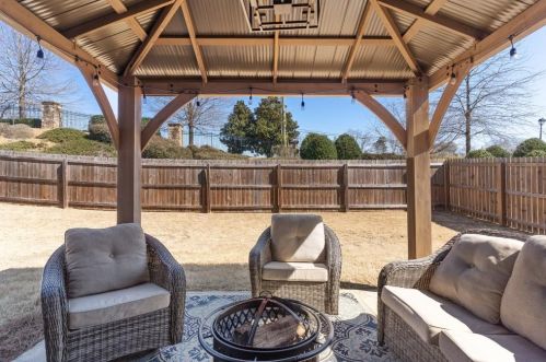 2315 Lake Cove Ct, Buford, GA 30519-4218