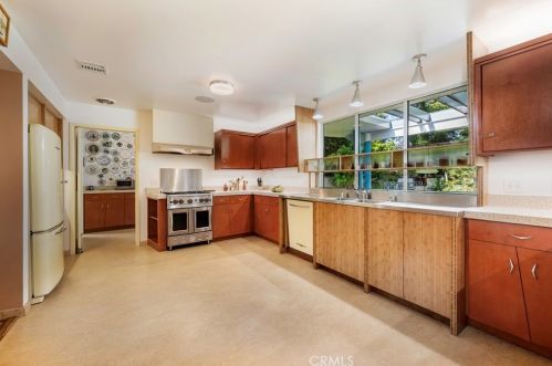 1107 Riviera Dr, Santa Ana CA 92706-1841 exterior