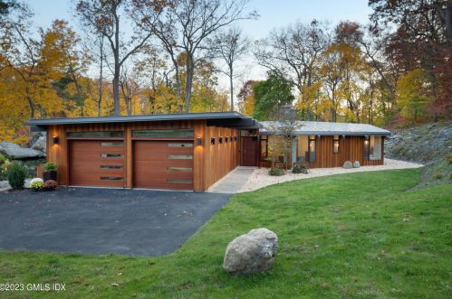 29 Montgomery Ln, Greenwich, CT 06830-4012