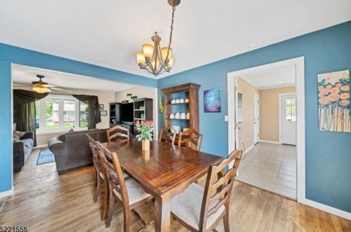 20 Lawrence Dr, Hackettstown NJ  07840-2510 exterior