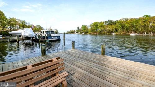 900 Rock Dove Ct, Arnold, MD 21012-1473