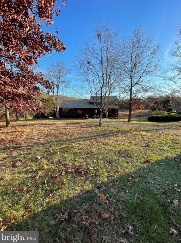 18 Whitetail Dr, Berkeley Springs WV  25411-5516 exterior