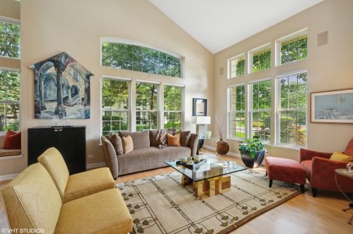 534 Pebble Beach Ln, Bannockburn, IL 60015-3885