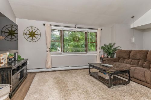 75 Ledgeview Dr, Rochester NH  03839-5618 exterior