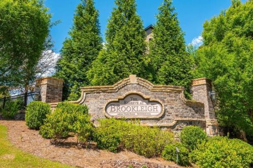 3486 Brookleigh Ln, Atlanta GA  30319-2218 exterior