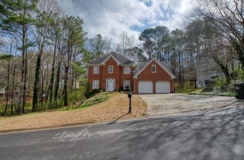 5004 Helga Ct, Holly Springs, GA 30188-4071