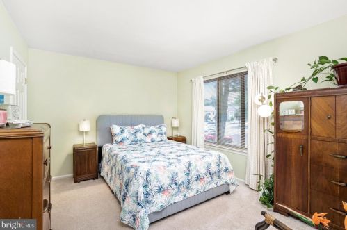 42 Topaz Ln, Trenton NJ exterior