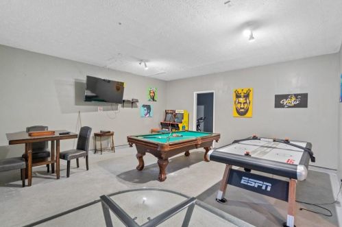 2856 Baker Ridge Dr, Atlanta GA  30318-7227 exterior