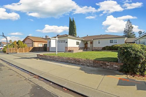 1186 Princeton Pl, Manteca, CA 95336-3330