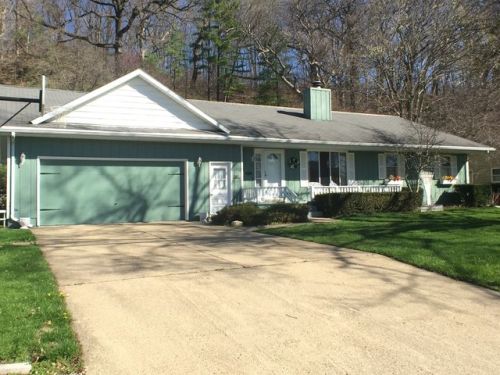 450 Adams St, Tiskilwa, IL 61368-9214