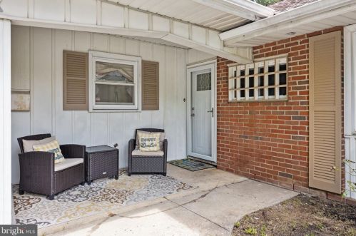 40 Meribrook Cir, Willingboro, NJ 08046-2110